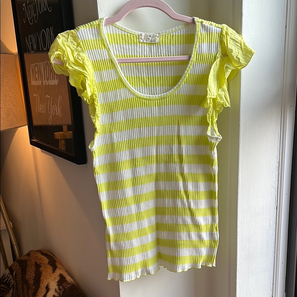 ***LIKE‎ NEW*** T.La Yellow and White Ruffled Cap Sleeve Blouse